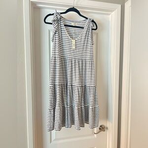 NWT Max Studio V-Neck Tiered Dress